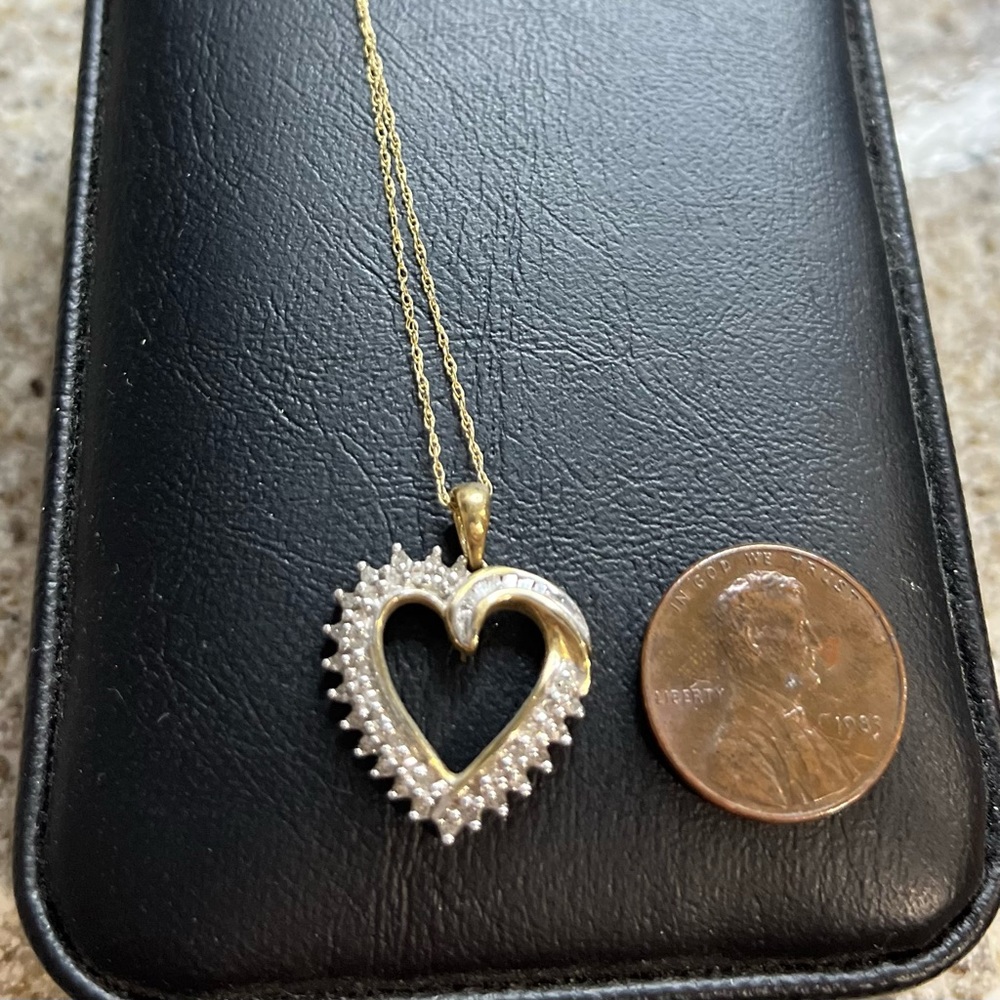ADL 10 karat GOLD and DIAMOND Heart PENDANT